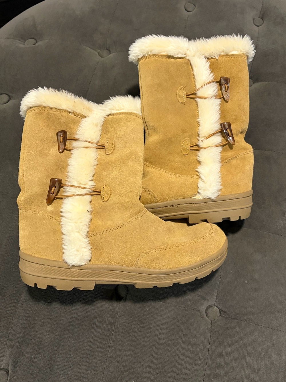 Women's Faux-Fur Real Suede Winter Boots - Tan size 8.5 like new!